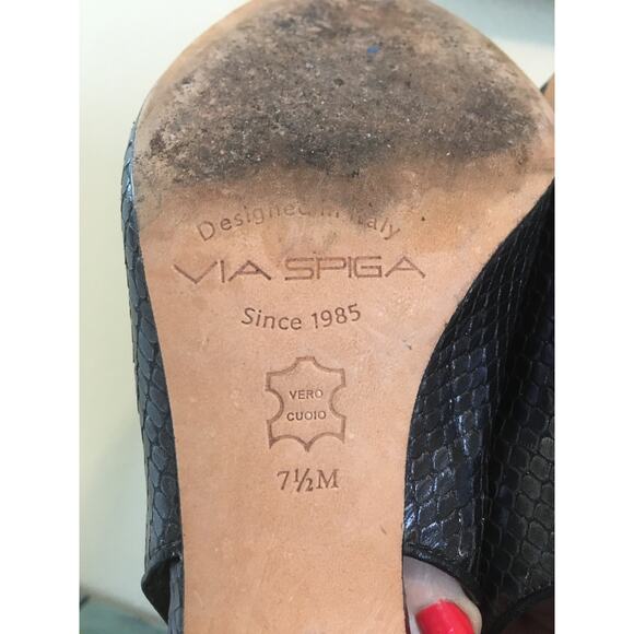 Via Spiga Designed in Italy 7 1/2 Med Mirrored 3 1/2" Heel Silver Platinum Snake - Picture 8 of 8